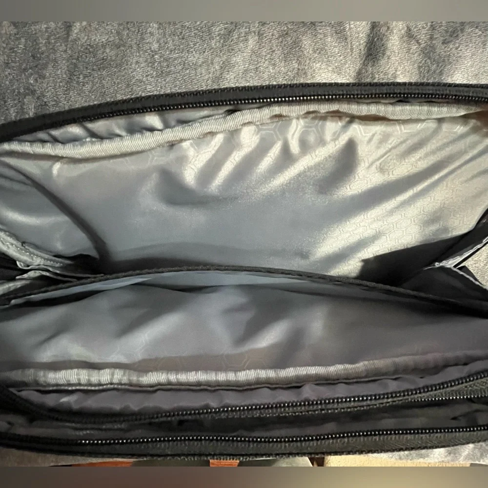 Dell 14” Laptop Carry Bag w/Keyed Laptop Lock - Black